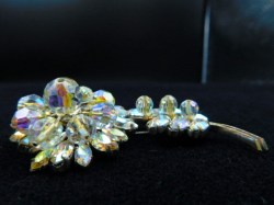 unmarked aurora flower pin